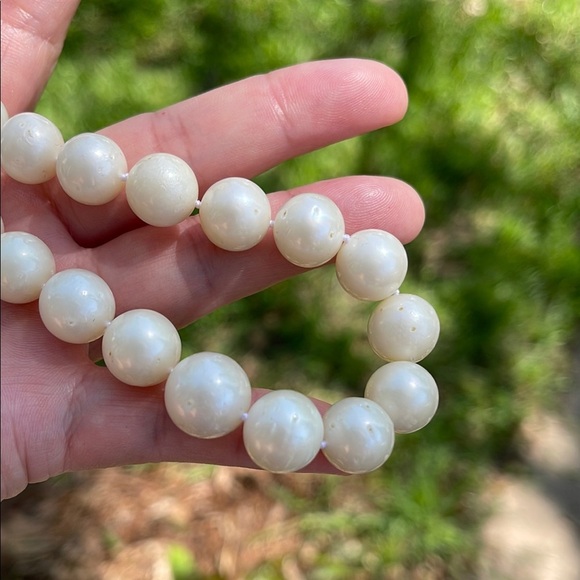 Elegant Genuine South Sea Pearl Necklace 10-13.3mm Hand-knotted - Picture 6 of 13